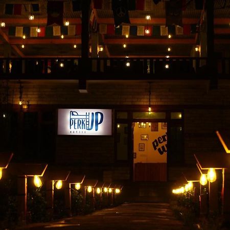 Perkup Hostel Kasol Esterno foto