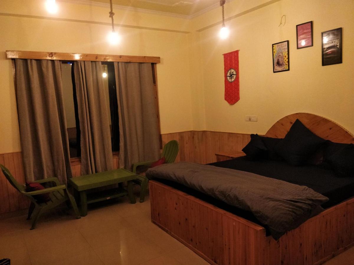 Perkup Hostel Kasol Esterno foto