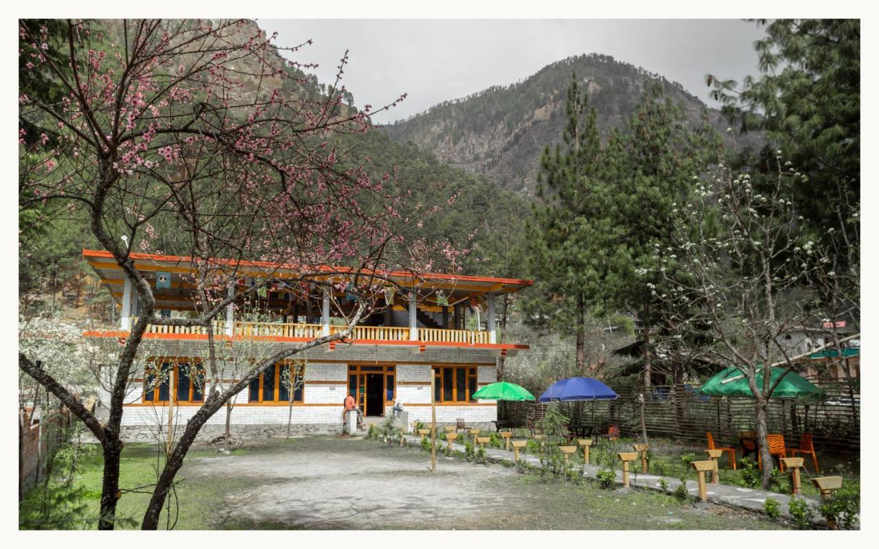 Perkup Hostel Kasol Esterno foto