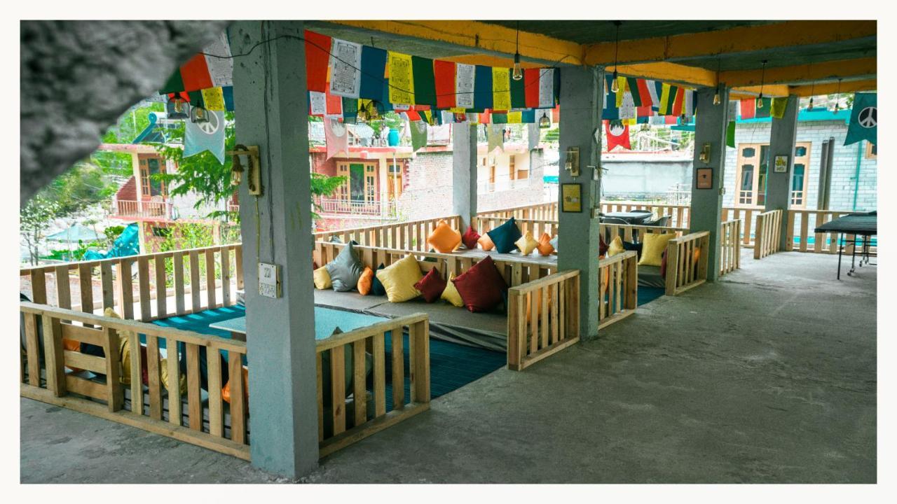 Perkup Hostel Kasol Esterno foto