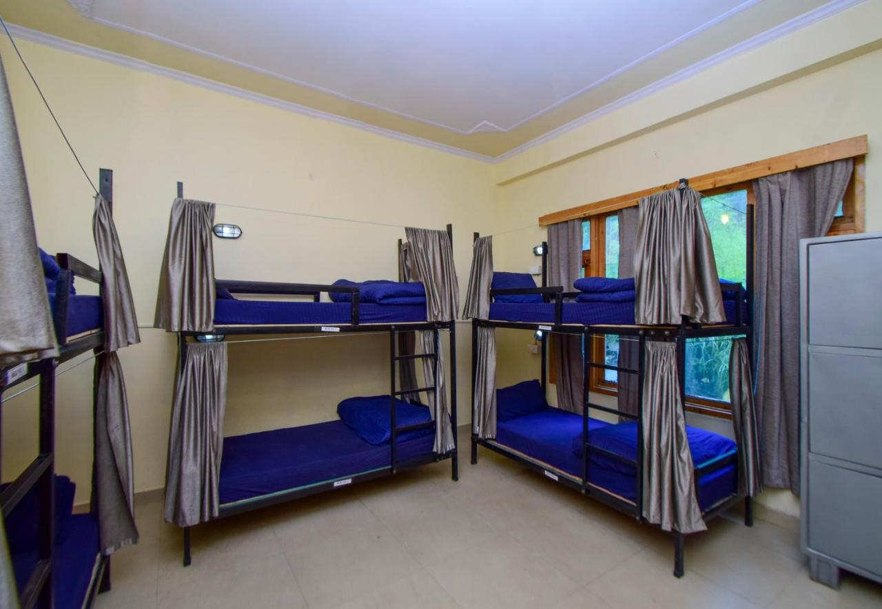 Perkup Hostel Kasol Esterno foto