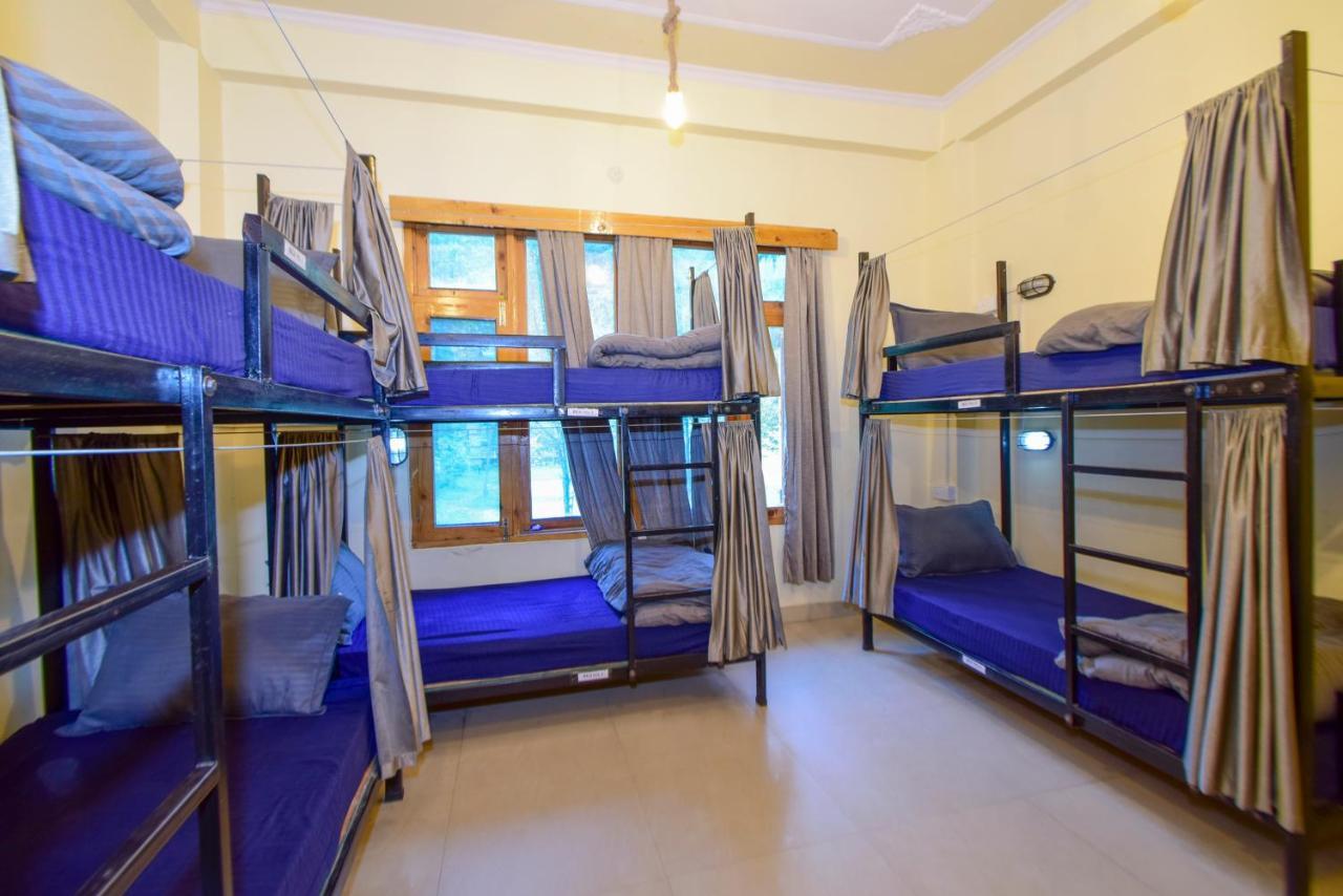 Perkup Hostel Kasol Esterno foto