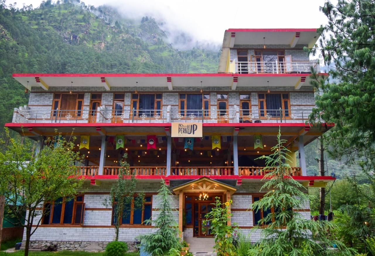Perkup Hostel Kasol Esterno foto